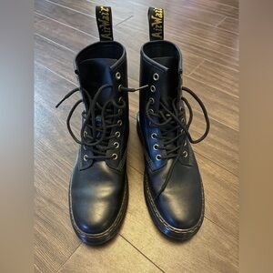 Dr. Martens Classic Black Boots Size 9 – Excellent Condition